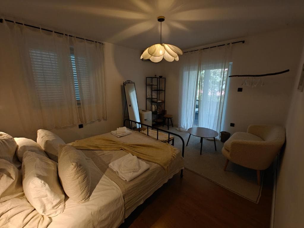 Deluxe Black Room photo 4