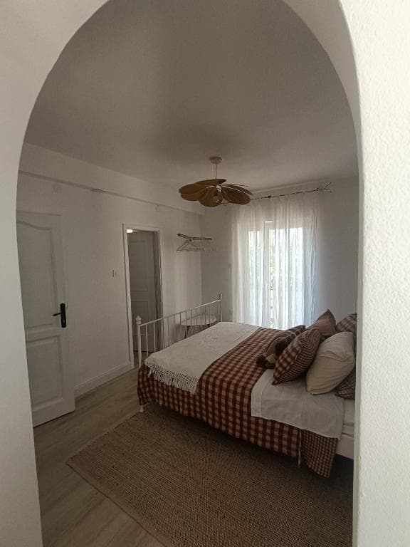 Deluxe Studio Apartment with Hot Tub photo 16